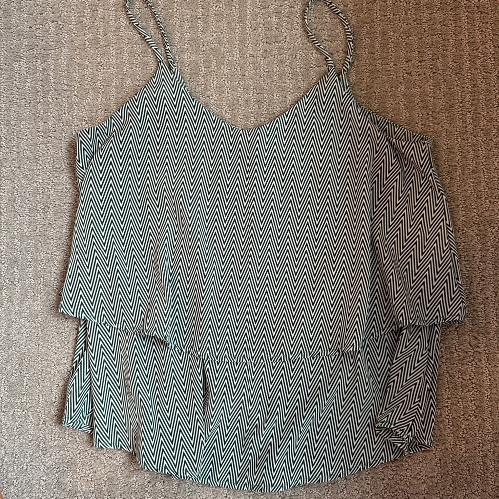 Chevron Patterned Ruffled Tiered Women's Top green white size small